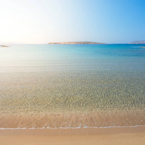 Sandy Beach Med Utrolig Rolig Vann Øya Paros Kykladene Hellas – stockfoto