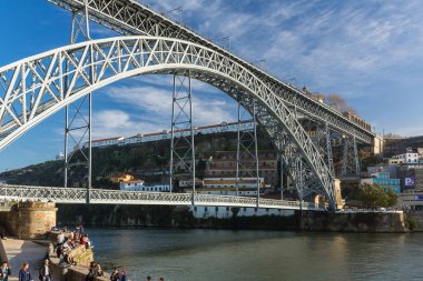 Porto, Portekiz - 19 Ocak 2018: Ünlü köprü Ponte dom Luis Porto, Portekiz