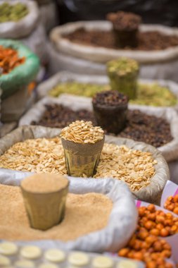 Piyasa ahır yakın çekim görünümü Hint baharat