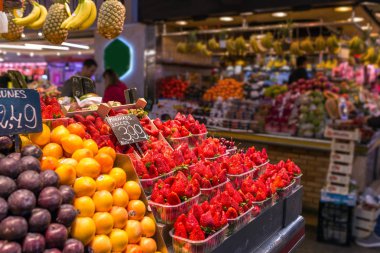 Mercat de Sant Josep de la Boqueria, Barselona, İspanya, Ciutat Vella İlçesi'nde büyük bir ortak Pazar.