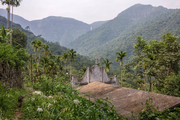 Tropische Landschaft Mit Einer Kirche Einem Dorf Bundesstaat Meghalaya Indien — Stockfoto