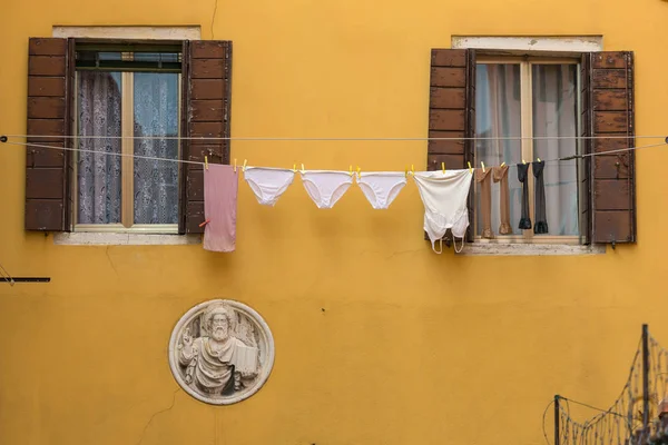 Tvätt Hängande Typisk Venetiansk Fasad Venedig Italien — Stockfoto
