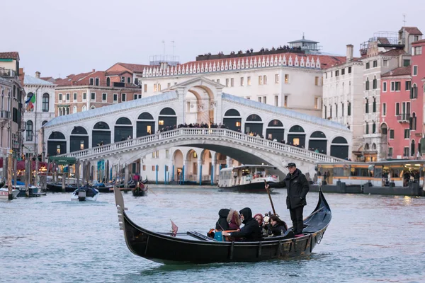 Venedig Italien März 2018 Venezianische Gondoliere Fahren Touristen Auf Der — Stockfoto