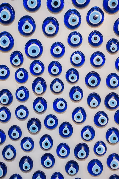 传统土耳其护身符邪恶之眼组-蓝眼 — 图库照片