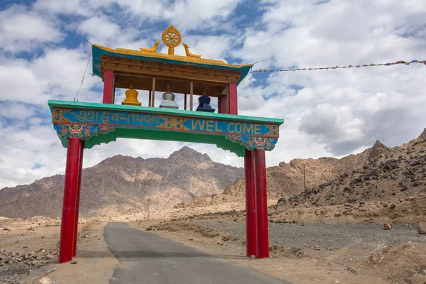 Αψίδα Είσοδο Του Βουδιστικού Μοναστηριού Ladakh Refion Στην Ινδία — Φωτογραφία Αρχείου