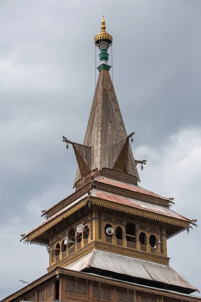 Dach der jama masjid Moschee in Srinagar — Stockfoto