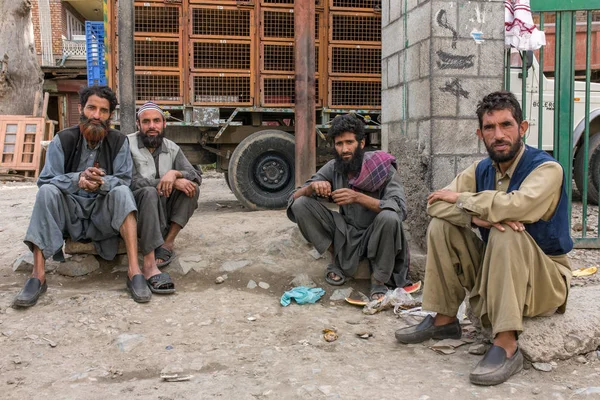 Portret van onbekende mannen van Kasjmir in Srinagar, Jammu en Kasjmir, India — Stockfoto