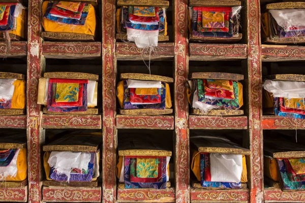 Фолио старых буддийских рукописей — стоковое фото