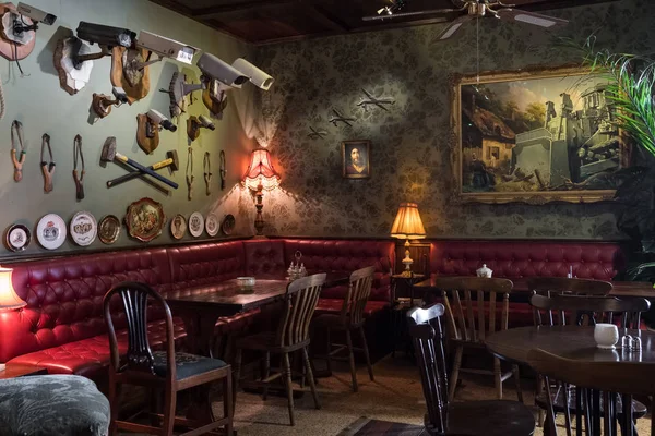 Walled kapalı ayarlamak ve ünlü sanatçısı Banksy West Bank, Palestine ayrım duvarının yakınında dekore edilmiş otel