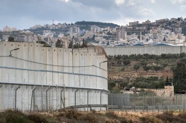 Bethlehem, İsrail-22 Kasım 2018: İsrail ve Batı Şeria arasındaki ayırma duvarı