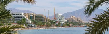 Panorama Eilat seafront bir bakış. Eilat İsrail Kızıldeniz ünlü tatil kentidir
