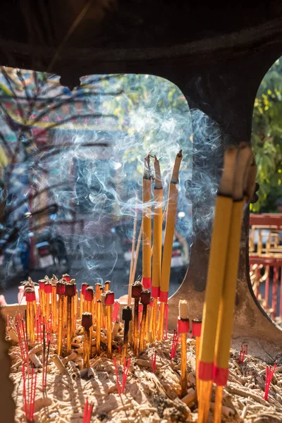 Räucherstäbchen Brennen Chinesischen Tempel Pung Thao Kong Schrein Chinesischer Tempel — Stockfoto