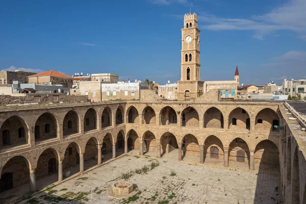 Khan Umdan Karavanserai Met Ottomaanse Klokkentoren Akko Israël — Stockfoto