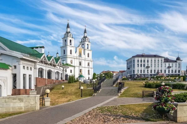 De kathedraal van de Heilige Geest in minsk, Wit-Rusland — Stockfoto