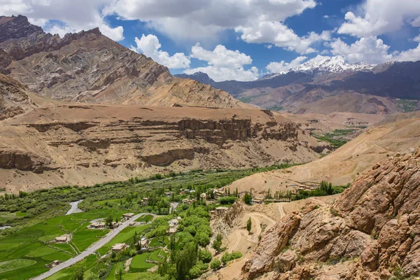 Beautiful Ladakh landscape of green valley near Mulbek village, Ladakh — Stock Photo, Image