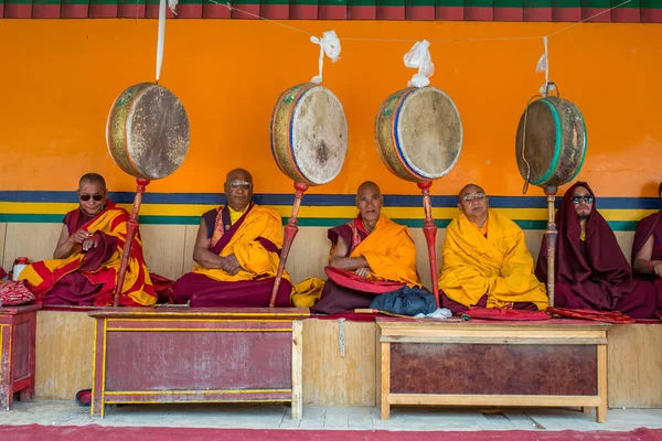 Фестиваль буддийской маски Юру Кабгьят в Ламаюру Гомпа, Ладакх . — стоковое фото