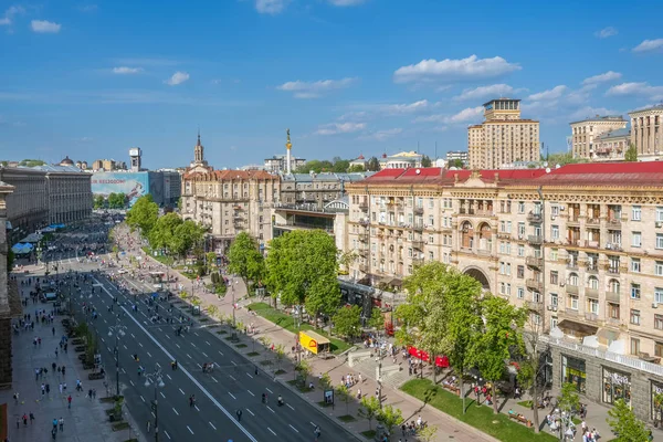 Edificios de arquitectura soviética en la calle Khreshchatyk en Kiev —  Fotos de Stock