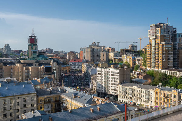 Вид с воздуха на Киев летом, Украина
