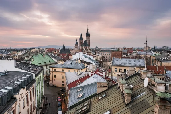 Toppen utsikt över Krakow City vid solnedgången — Stockfoto