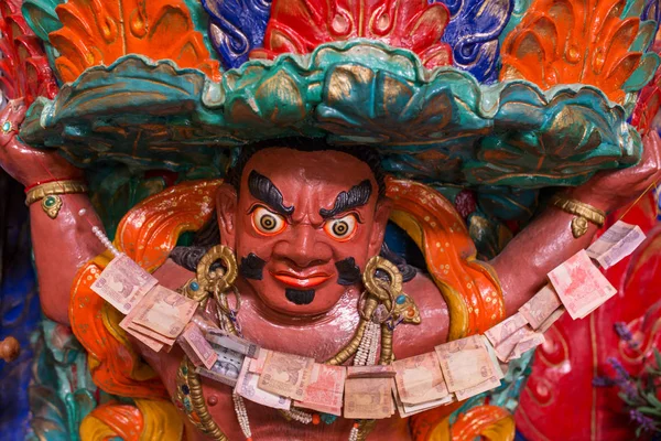 Estatua religiosa en el monasterio de Hemis en Leh, Ladakh, India —  Fotos de Stock