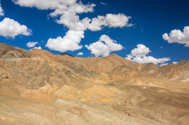 Ladakh kurak dağ manzara