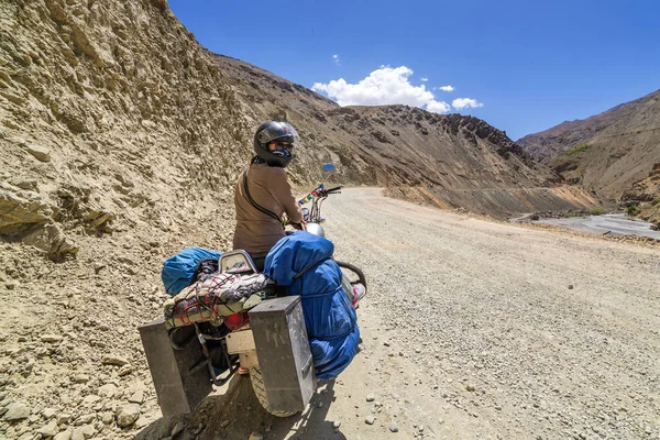 Motorcycling the Srinagar - Leh Highway in Ladakh, India — Stock Photo, Image