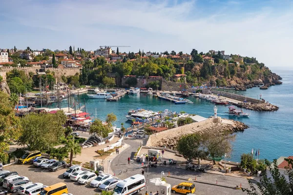 Puerto en el casco antiguo de Antalya, Turquía — Foto de Stock