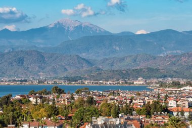 Fethiye şehir Türkiye 'de yaz manzarası