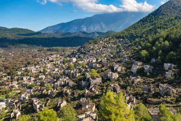 Het verlaten Griekse dorp Kayakoy, Turkije. — Stockfoto