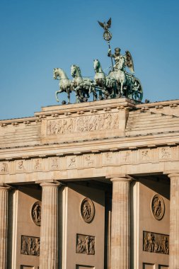 Berlin'de Brandenburg kapısı yakın çekim