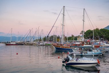Fethiye'de marinada yat tekneleri