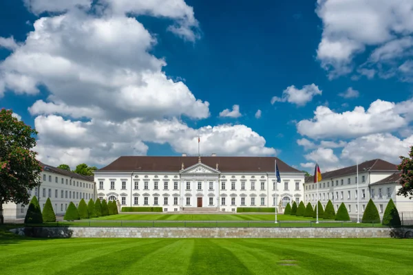 有名なシュロス・ベルビュー、ベルリンの大統領宮殿 — ストック写真