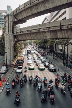 Bangkok, Tayland Pathumwan kavşakta Rama I sokakta Trafik