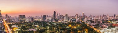 Günbatımında şehir gökdelenleri olan Bangkok City 'nin Panoraması