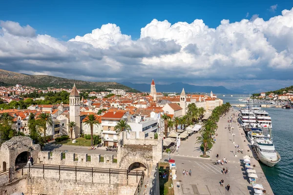 Trogir centro storico in Croazia. Bellissimo panorama paesaggistico — Foto Stock