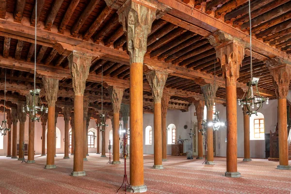 Interieur van de Afyonkarahisar Ulu Cami Grote Moskee. — Stockfoto