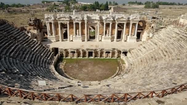 Амфитеатр в древнем городе Иераполис, Памуккале, Турция. — стоковое видео
