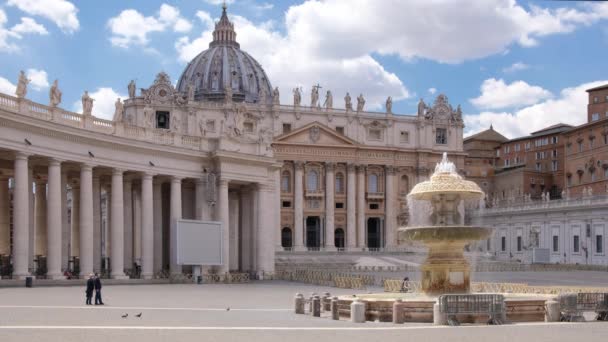 Roma 'nın merkezi Vatikan' da Aziz Peter Meydanı ve Katedral Bazilikası — Stok video