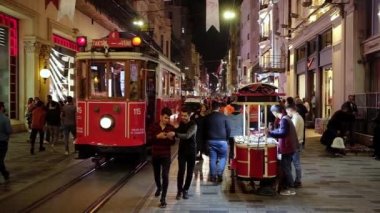 İstanbul 'da İstiklal Caddesi' ndeki Retro tramvayı, Türkiye