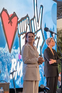 Svetlana Tikhanovskaya ve Maria Kolesnikova başkanlık kampanyası mitinginde