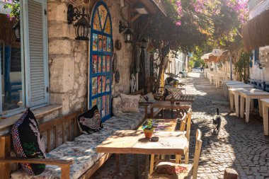 Türkiye 'de Akdeniz Alacati İlçesi' nde rahat bir açık hava kafe.
