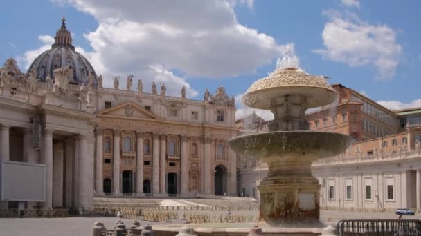 Piazza San Pietro e basilica cattedrale nel centro di Roma — Video Stock