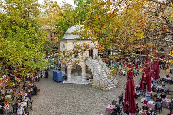 Čajové zahrady a obchody s hedvábím v Koza Han Silk Bazaar, Bursa, Turecko — Stock fotografie