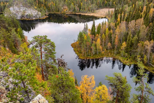 Parque Nacional Repovesi floresta e paisagem do lago — Fotografia de Stock