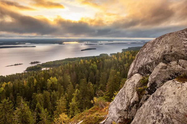 Bellissimo paesaggio naturale nel parco nazionale di Koli in Finlandia — Foto Stock