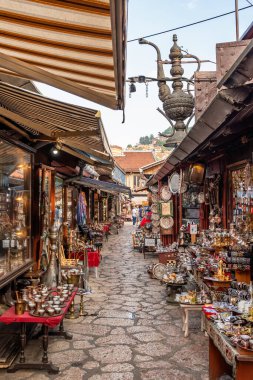 Saraybosna 'nın tarihi merkezinde geleneksel kız mağazaları, Bascarsija.