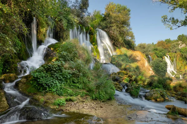 Cachoeira Kravica no rio Trebizat, Bósnia e Herzegovina — Fotografia de Stock