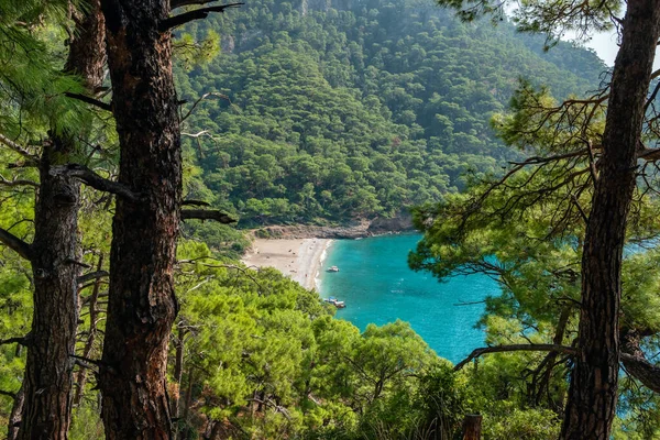 Playa de Kabak en el mar Mediterráneo en Turquía — Foto de Stock