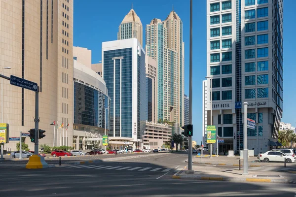 Arquitetura moderna da cidade de Abu Dhabi, Emirados Árabes Unidos. — Fotografia de Stock