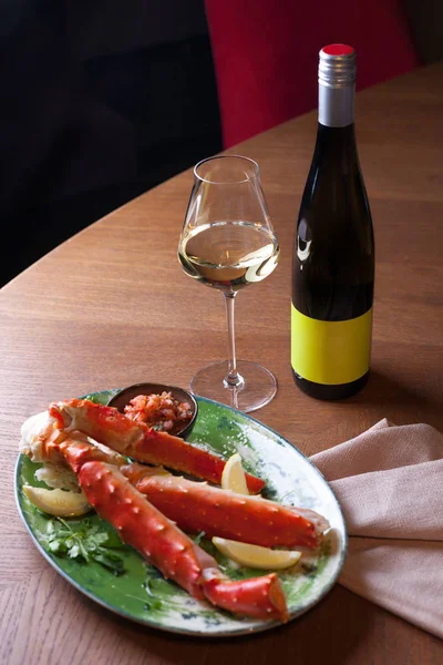 Jantar de frutos do mar com vinho branco Imagens De Bancos De Imagens Sem Royalties